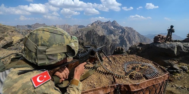 'Sızma girişimi'nde bulunan teröristler vuruldu