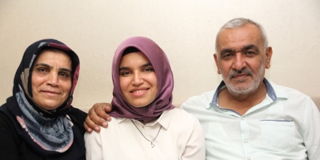 Liseli milletvekili adayının hayali TBMM'ye girmek