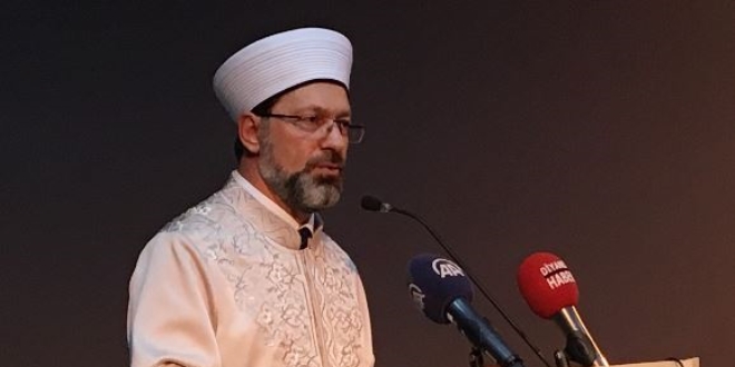 Erbaş'tan ilahiyat öğrencilerine kariyer tavsiyesi