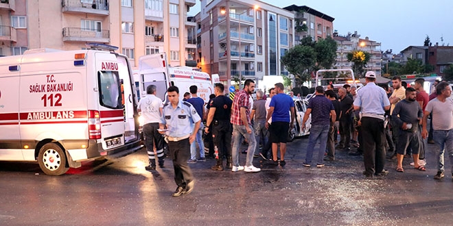 Ayd�n'da trafik kazas�: 1 �l�, 4 yaral�