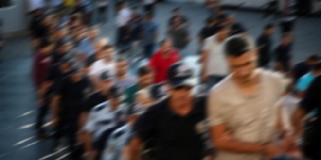 FETÖ'den gözaltına alınan 28 asker tutuklandı