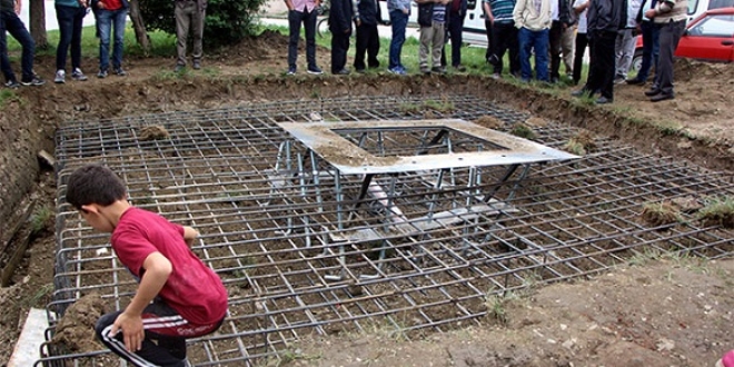 Saat kulesi sand�lar, baz istasyonu ��kt�