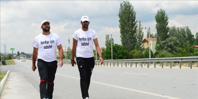 İşçilerin CHP Genel Merkezi'ne adalet yürüyüşü sürüyor