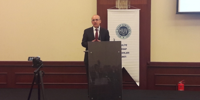 'Dünyada ciddi bir demokratik resesyonla karşı karşıyayız'