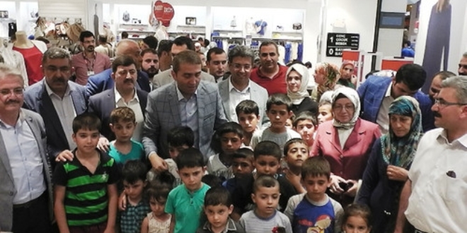 Terör mağduru çocuklara bayram hediyesi