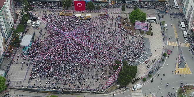 Akşener, Samsun'da umduğunu bulamadı