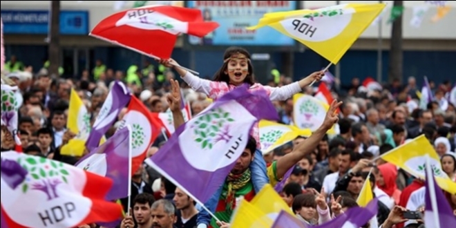 HDP'nin İstanbul'daki seçim büroları açıldı