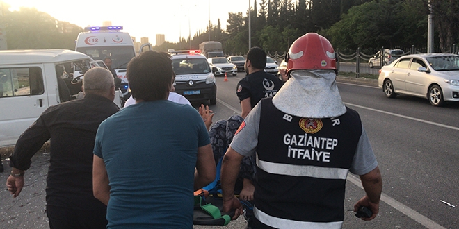 Gaziantep'te trafik kazas: 1 l, 14 yaral
