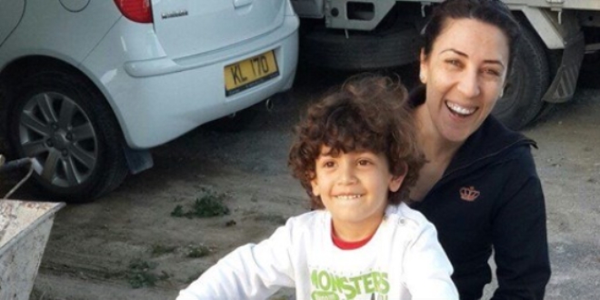 Anne oğlunu bıçaklayarak öldürdü