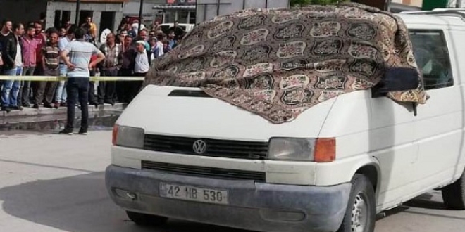 Husumetlisini, k�rm�z� ���kta pompal� t�fekle �ld�rd�