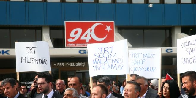 TRT alanlarna ynelik saldrlar protesto edildi