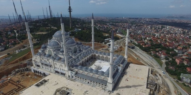 Çamlıca Camii'nin açılışı ertelendi