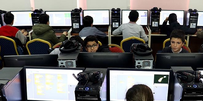 Gelece�in yaz�l�mc�lar� 'KODLA�RI'yla yeti�tiriliyor