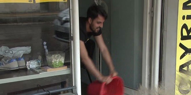 Gaziantep'te sağanak sele dönüştü ev ve ahırları su bastı