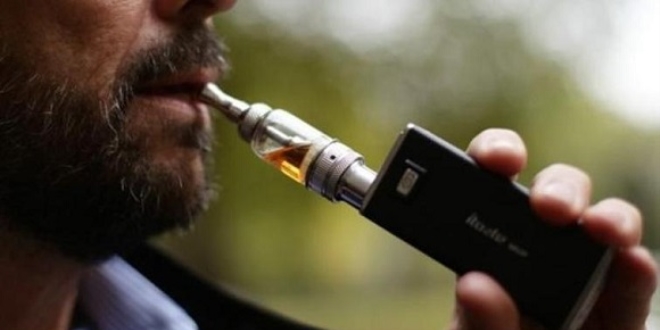 Elektronik sigara, sigaray� b�rakmay� zorla�t�r�yor