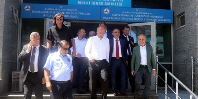 CHP heyeti Yunanistan'da gözaltına alındı