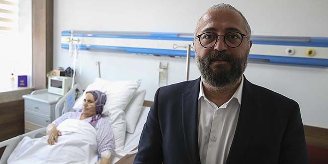 Türk cerrahları 3 santimetrelik kesiyle kalp ameliyatı yapıyor