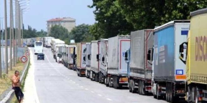 Kap�kule'de 21 kilometrelik t�r kuyru�u