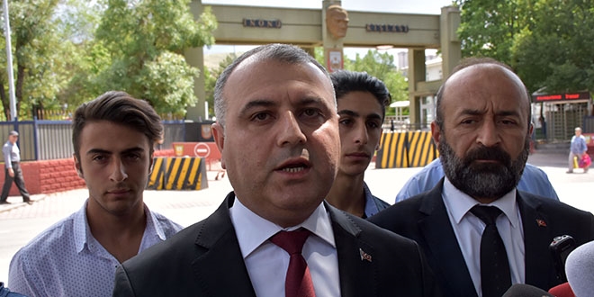 'Komutanımıza dokunmanıza asla izin vermeyeceğiz'