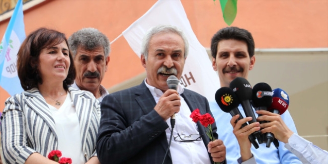 HDP'nin baz adaylar terr sularndan mahkemelik