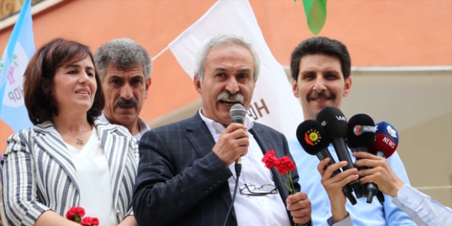 HDP'nin bazı adayları terör suçlarından mahkemelik