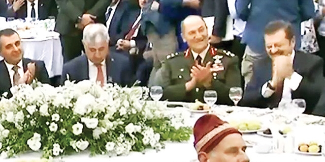 Paşa'nın düştüğü durum 'Partili Cumhurbaşkanı' sorunu