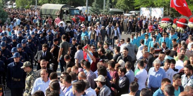 Kayserili şehit son yolculuğuna uğurlandı