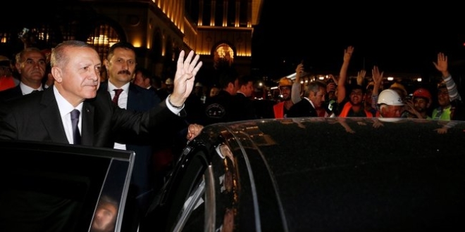 Erdoğan, Külliye'deki inşaat çalışmalarını inceledi