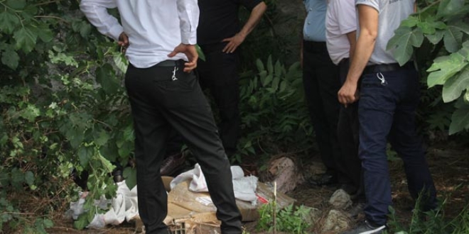 Polis 30 �ift ayakkab�n�n sahibini ar�yor