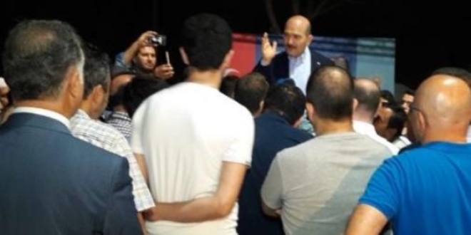 Bakan Soylu, taksicilerle bir araya geldi