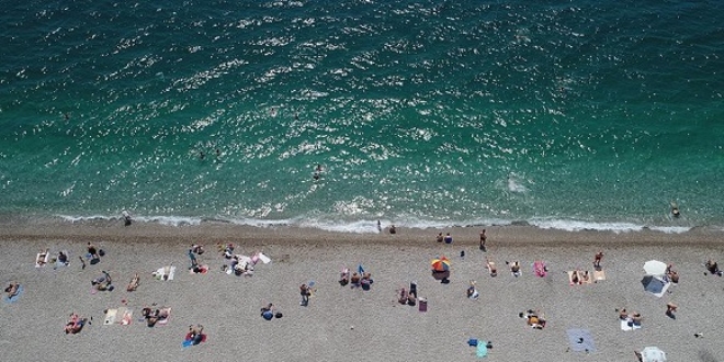Alanya'da plajlar yabanc tatilcilere kald