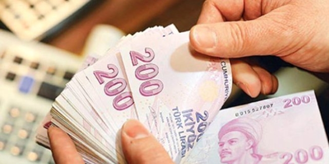 Memurlar, bayram �ncesi maa�lar yats�n istiyor