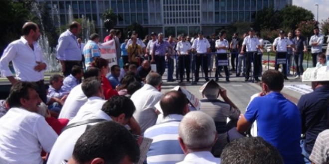 Servisçilerden 'plaka tahdidi' eylemi