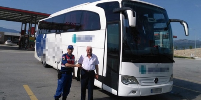 Çaldığı otobüsle kız kaçırmaya giderken yakalandı