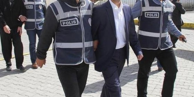 FETÖ'nün 'kripto astsubay yapılanması' operasyonu: 13 gözaltı