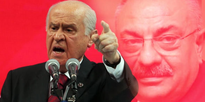 Bahçeli'nin çıkışında Türkeş işareti