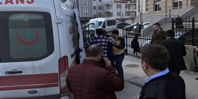 Konya'da adliye önünde kavga: 4 yaralı