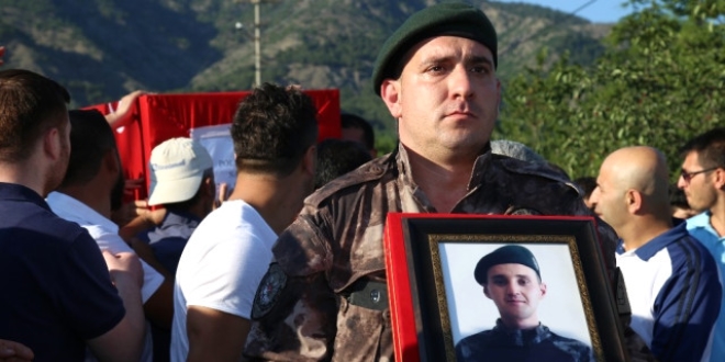 Şehit polis Uslu son yolculuğuna uğurlandı