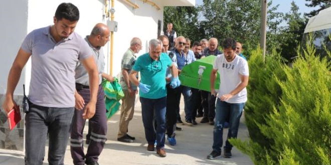 Emekli polis memuru intihar etti