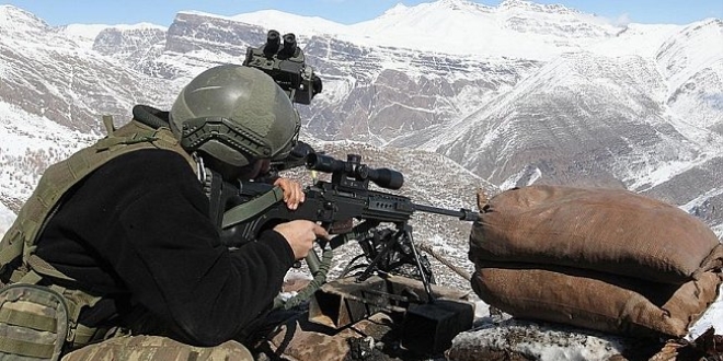 Hakkari'de 2 terörist etkisiz hale getirildi