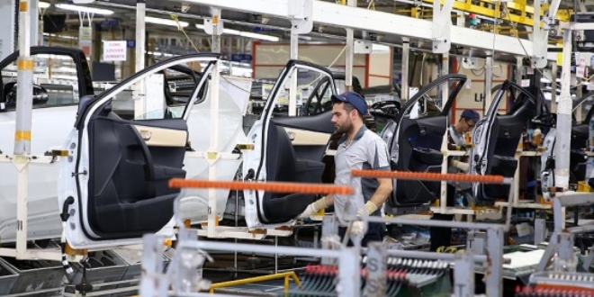 Otomotiv �retimi ilk be� ayda y�zde 2 azald�