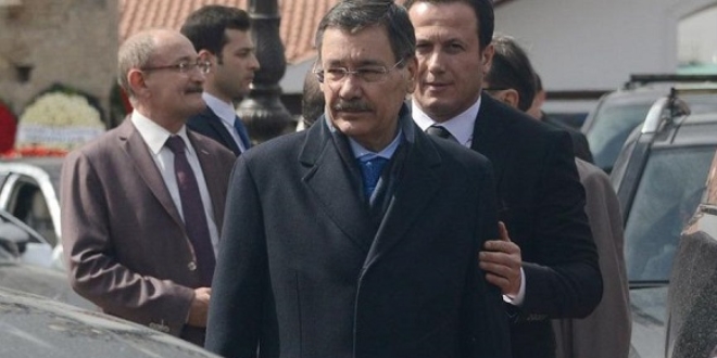 AYM'den 'Edepsiz, terbiyesiz Melih Gökçek' kararı