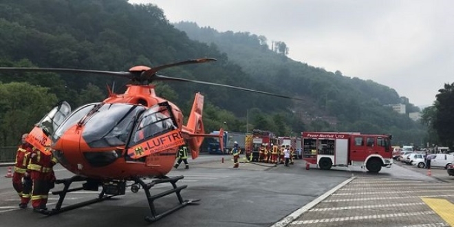 Almanya'da bir kamyonet vatanda�lara �arpt�: 5 T�rk a��r yaral�