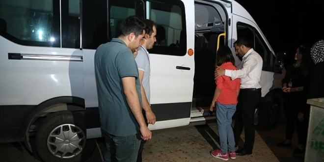 Kahramanmara�l� ma�dur aileye Bakan Kaya sahip ��kt�