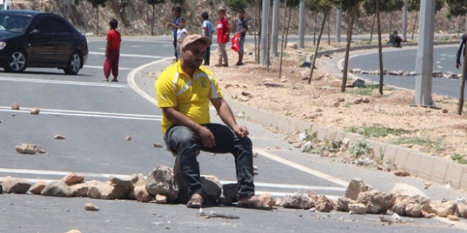 �anl�urfa'da taziye evi isteyen mahalleli yolu kapatt�