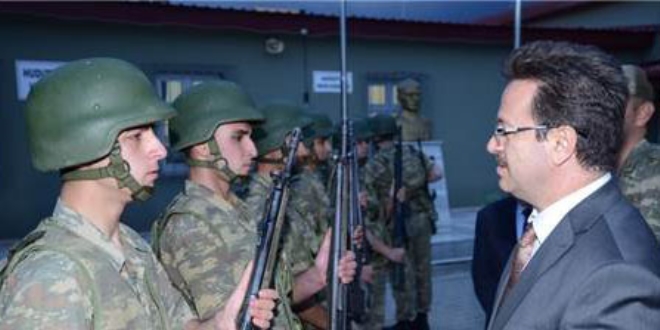 Vali �nl�, s�n�r karakolunu ziyaret etti