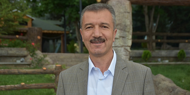 Vekil, 'Hak etmedim' diyerek maaşını iade etti