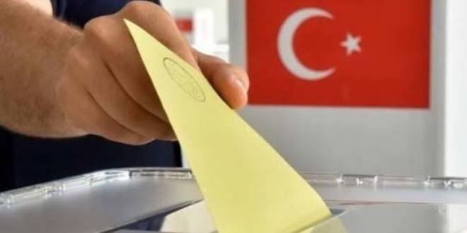 Avusturya'daki Türklerden sandığa yoğun ilgi