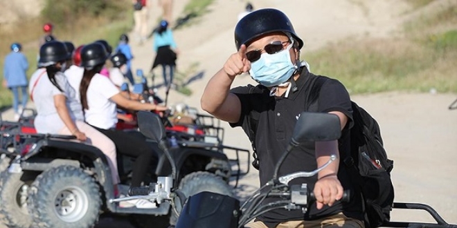 Çinli turistler Kapadokya'ya hayran kalıyor