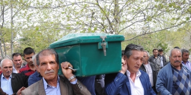 Deniz'de boğulan 11 yaşındaki iki çocuk defnedildi